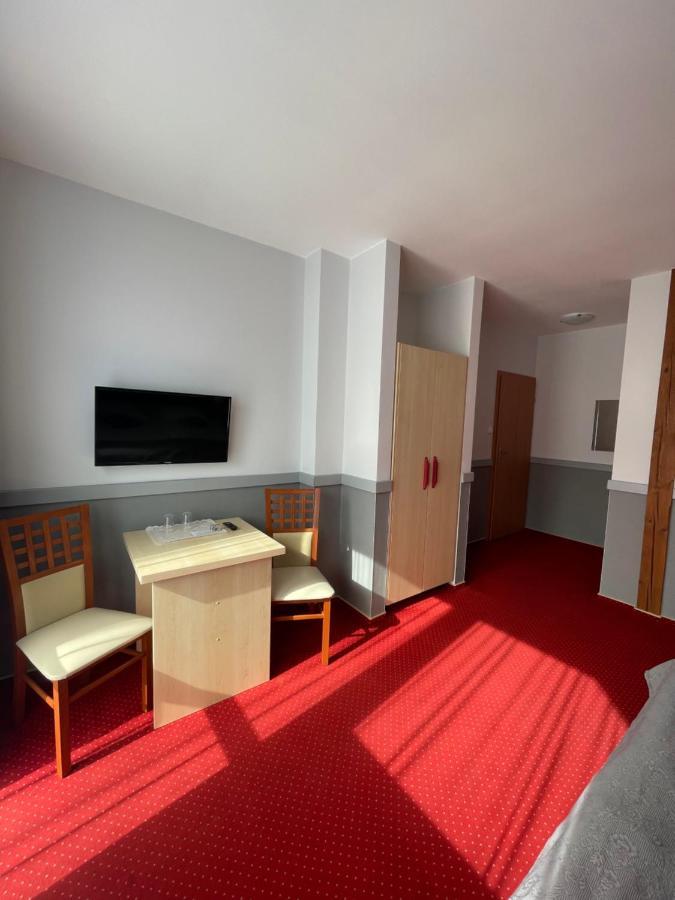 Emilia Hotel Wysowa-Zdrój Екстериор снимка