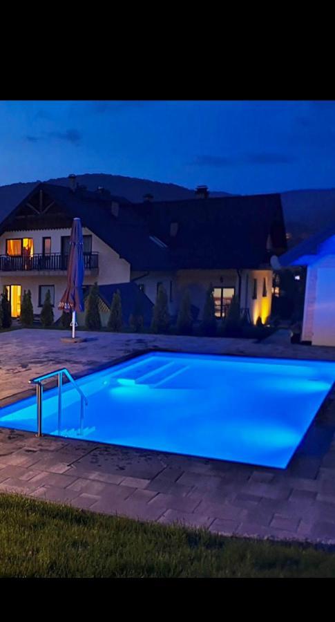 Emilia Hotel Wysowa-Zdrój Екстериор снимка